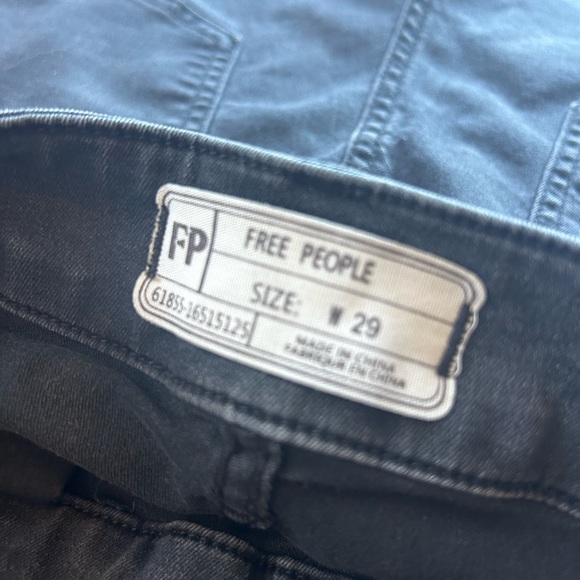 FREE PEOPLE OVERALLS BLACK WAIST 29 / SIZE 6-8 - Picture 3 of 7